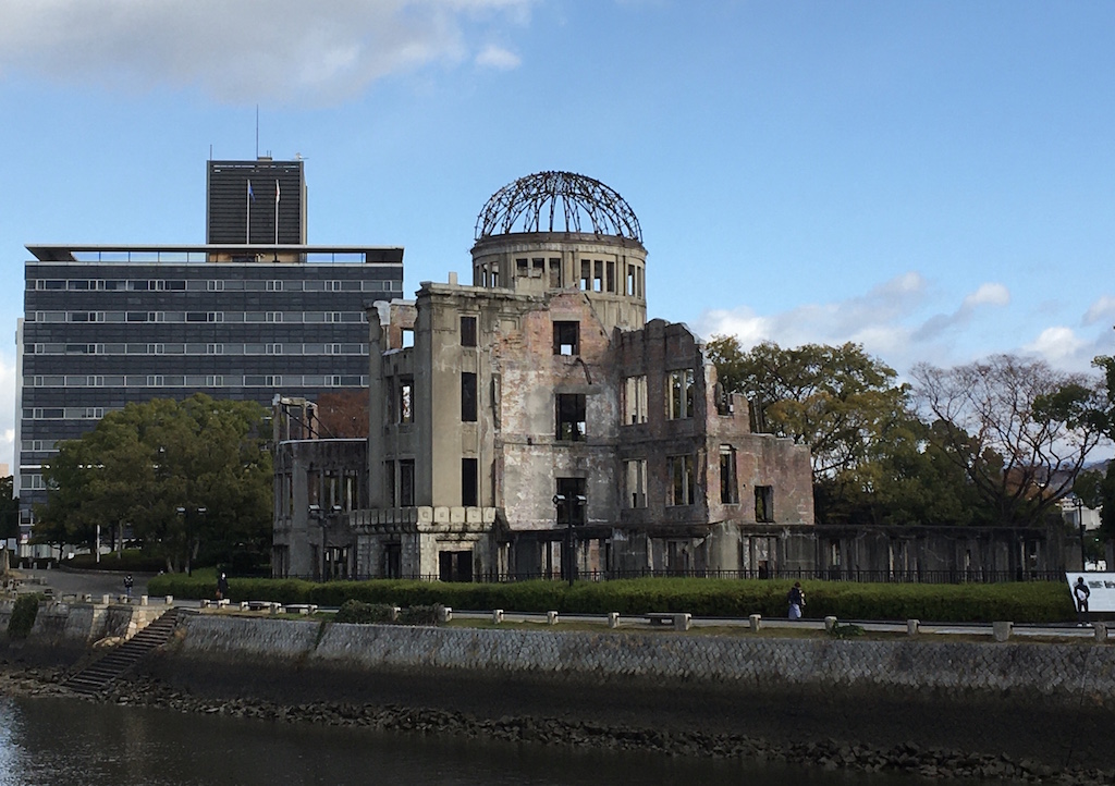 正式名称は「広島平和記念碑」。1996年12月に、ユネスコの世界文化遺産に認定された