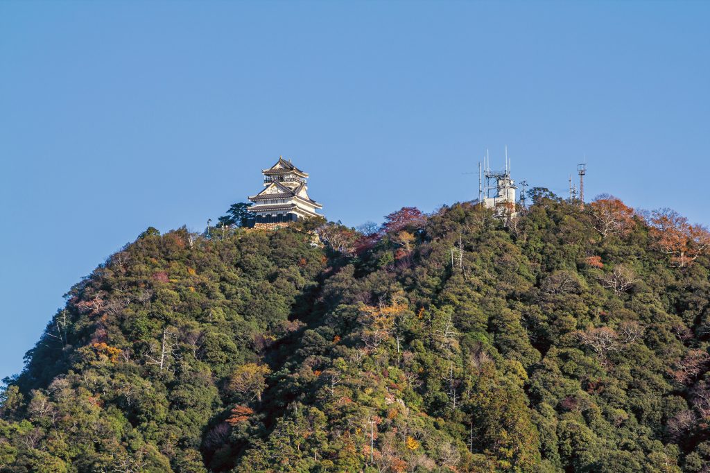 「金華山」山頂にそびえ立つのは斎藤道三や織田信長とゆかりが深い岐阜城