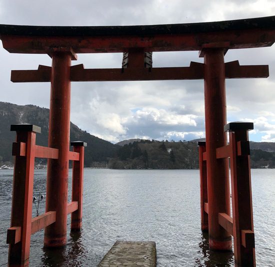 箱根神社の鳥居と芦ノ湖（写真提供：樋口さん）