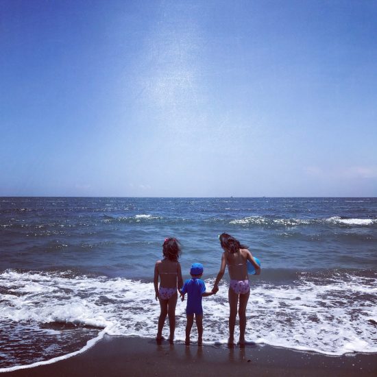 夏休みにはみんなで海に（写真提供：Yukaさん）