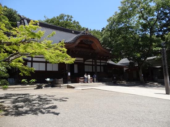 深大寺は奈良時代に作られた関東でも有数の古刹として知られています