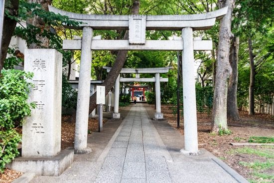 鎌倉時代以前の創建と伝えられている「熊野神社」